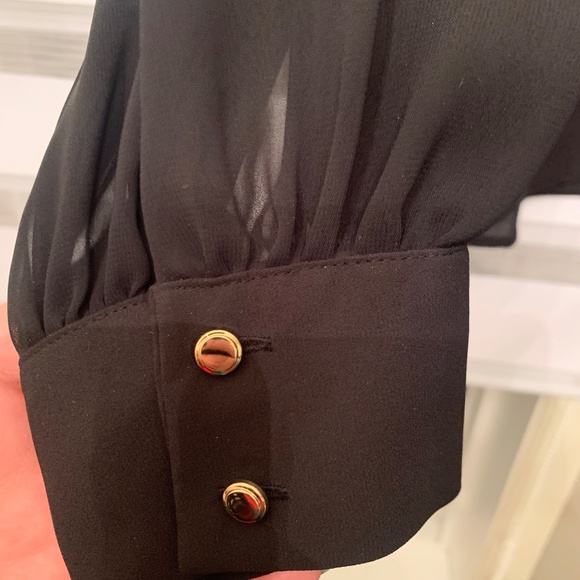 Calvin Klein - Picture 5 of 7